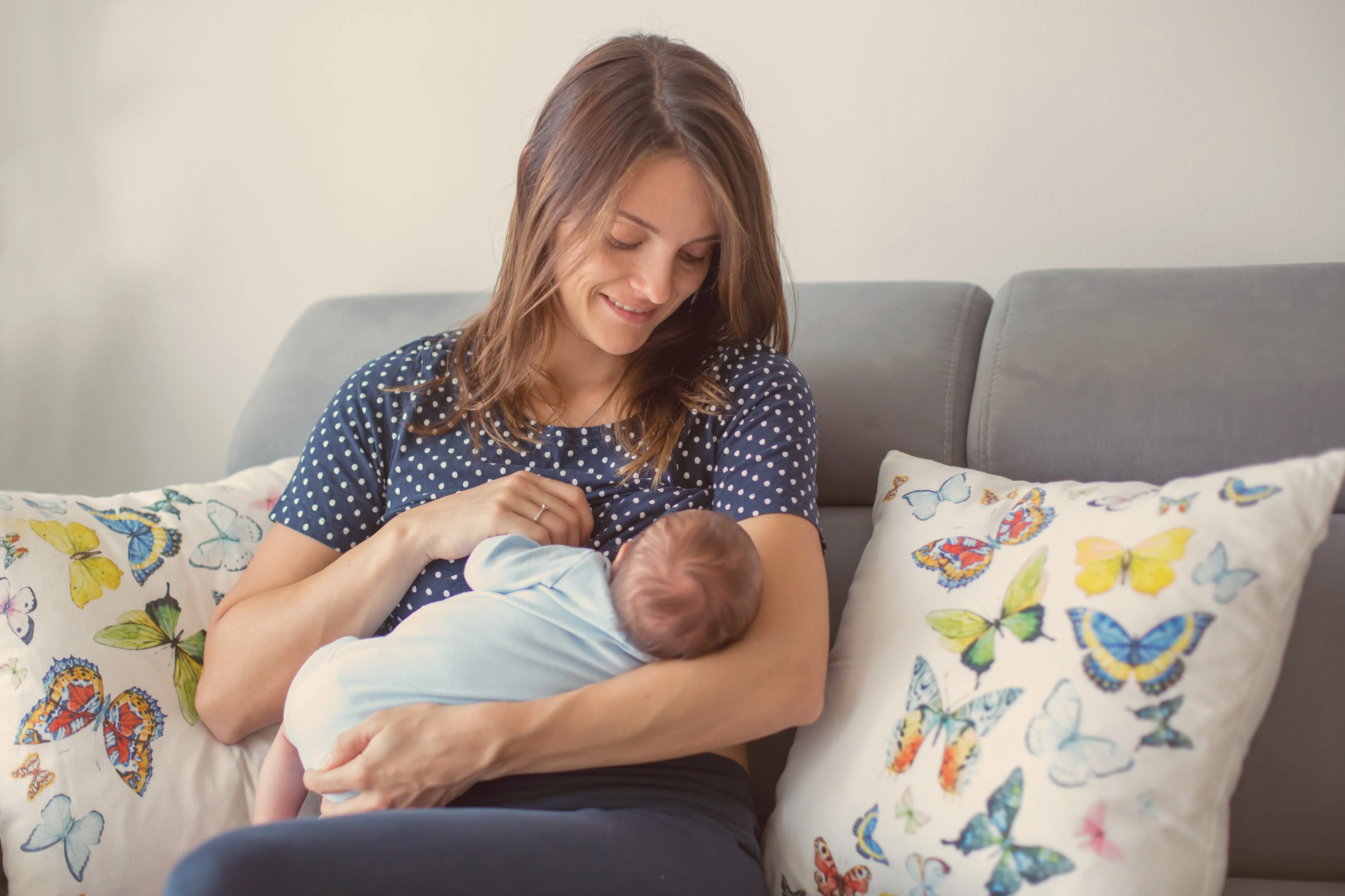 preparing to breastfeed