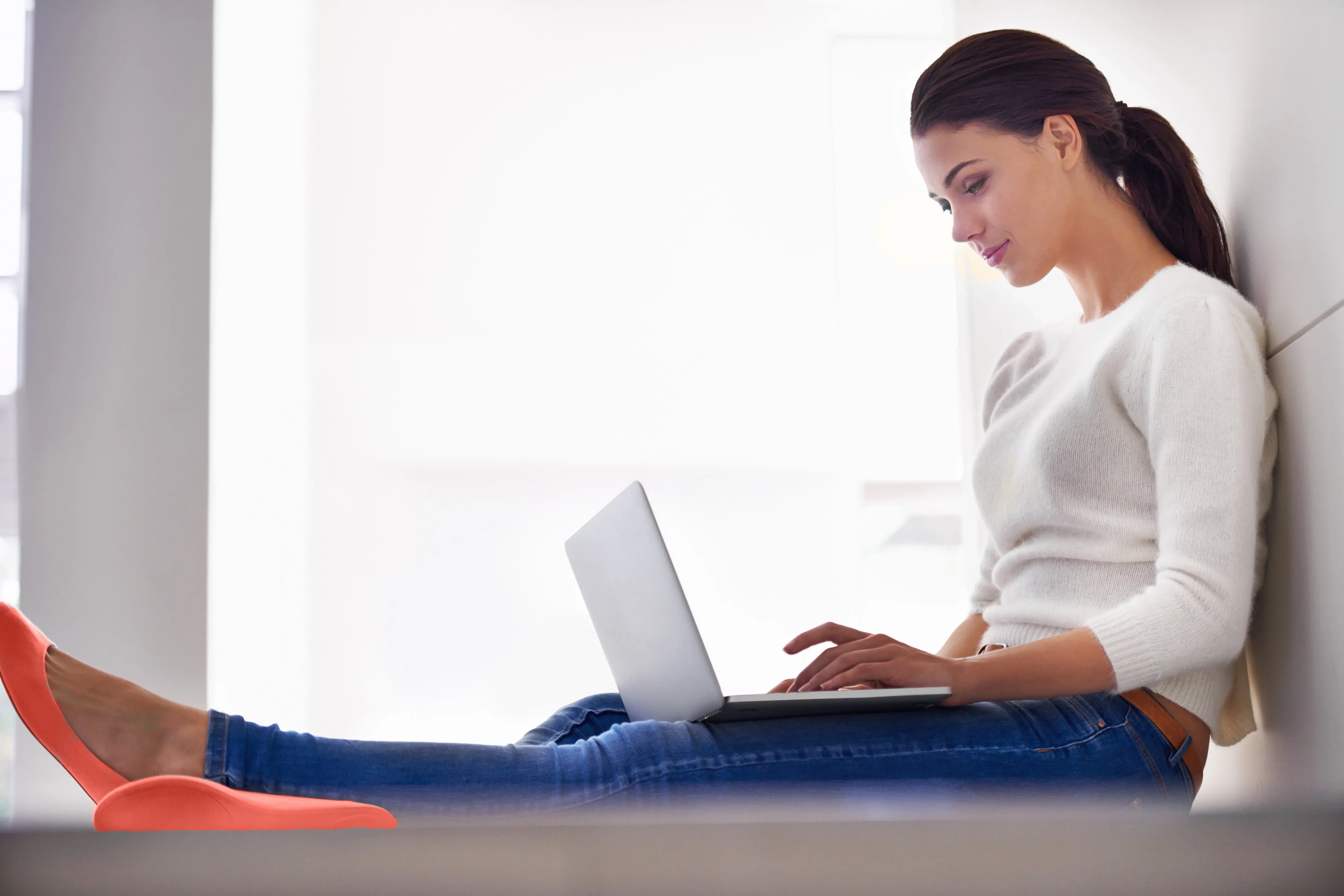 woman woking on computer